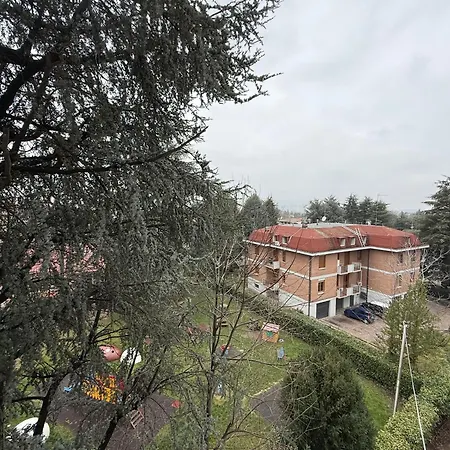 Netflix - Vicino Al Centro - Via Rometta 사수올로