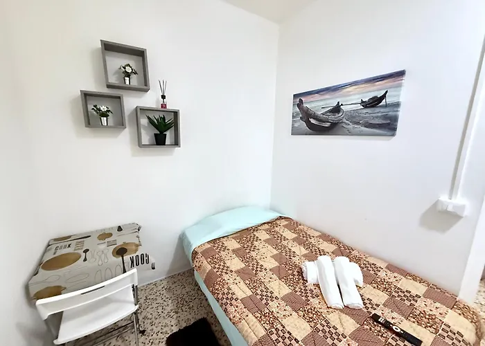 Konukevi Netflix - Vicino Al Centro - Via Rometta 3*